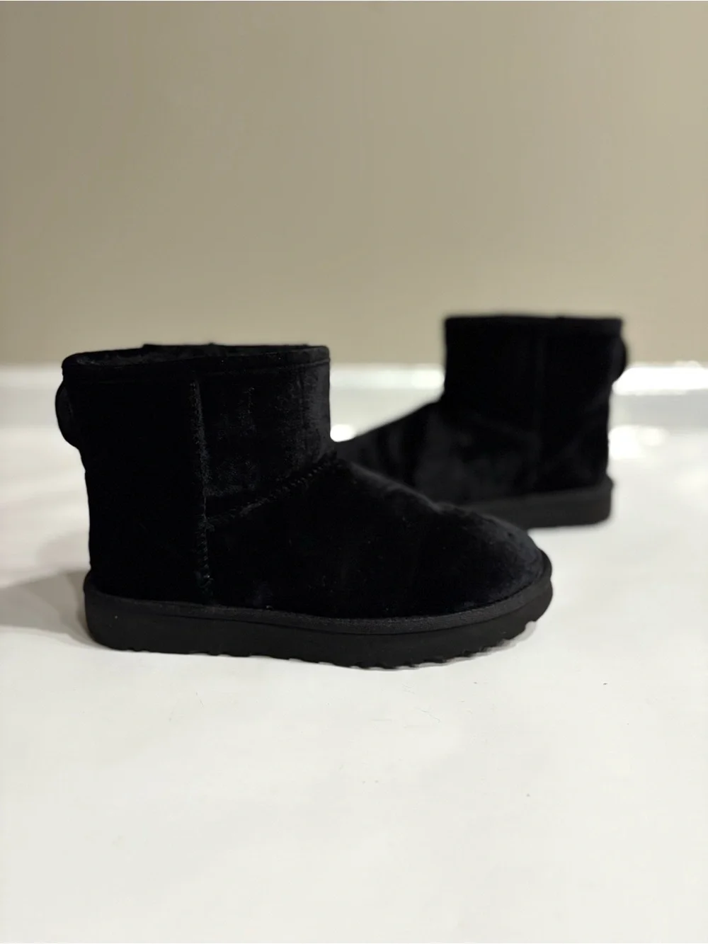 UGG Classic Mini Velvet Boots Women’s Size 7 EU 38 Black Cozy Y2K Chic